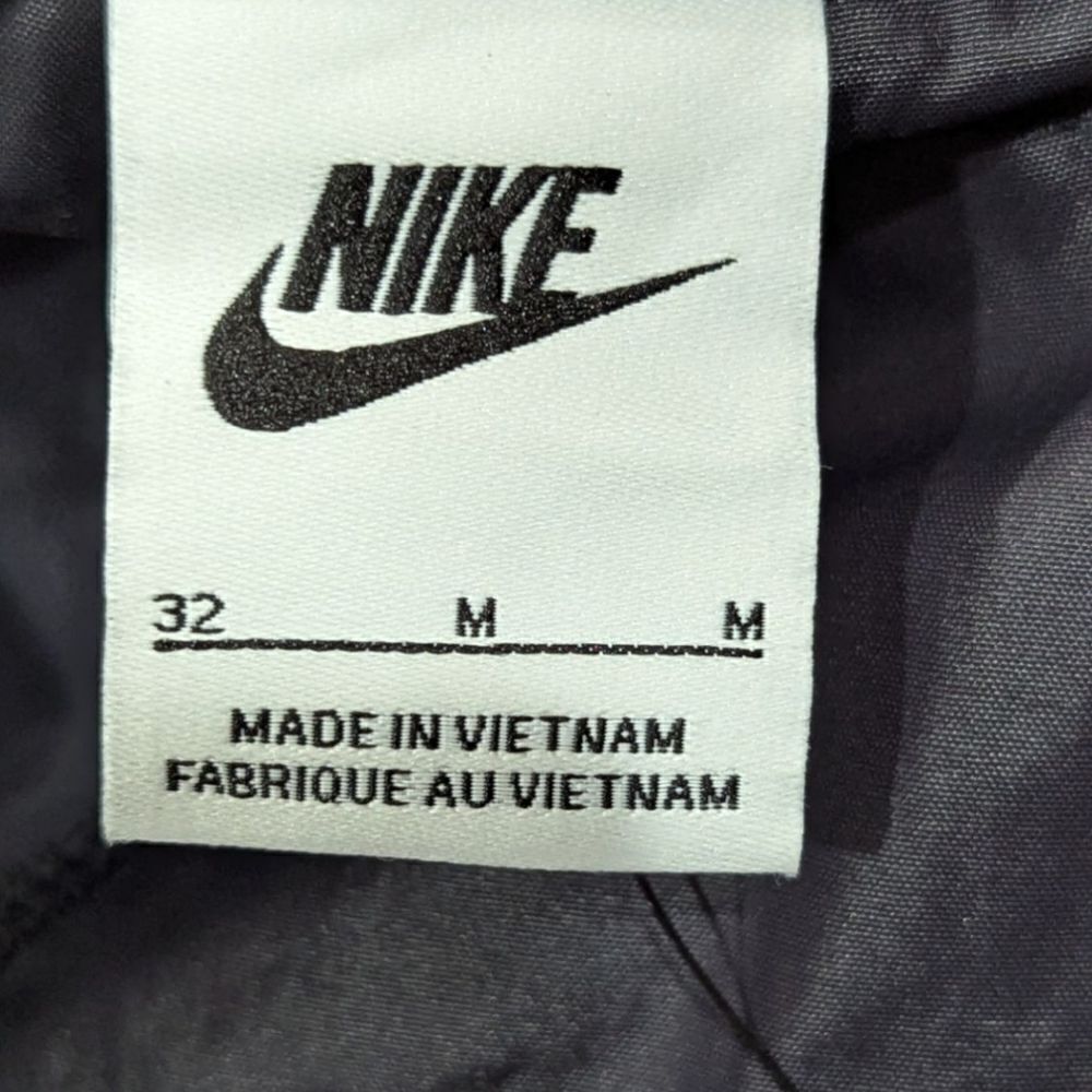 Nike Sportswear Style Essentials Utility Cargo Pants Standard Fit Taper Leg NWT - Picture 9 of 10